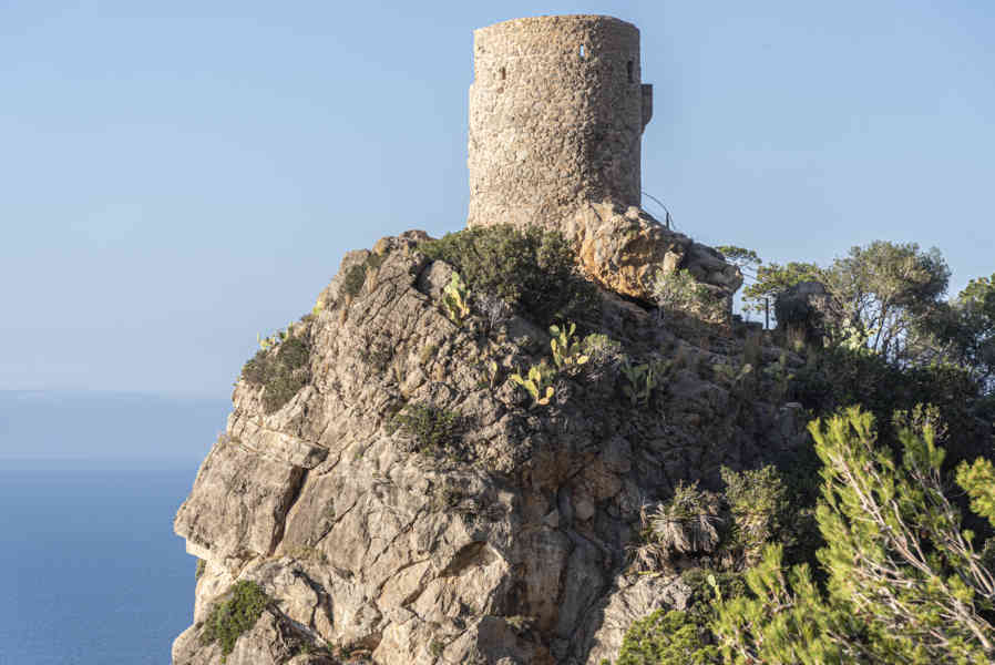 Mallorca - Banyalbufar 02 - torre del Verger.jpg